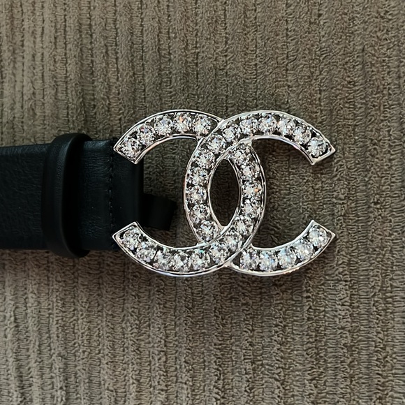 HOST PICK CHANEL BN gorgeous belt size 75/80 bought in 2023/2024 price is firm. - Picture 1 of 10